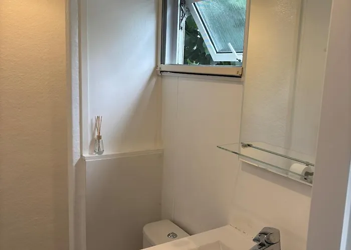 Woodland Plot بيت للعطل